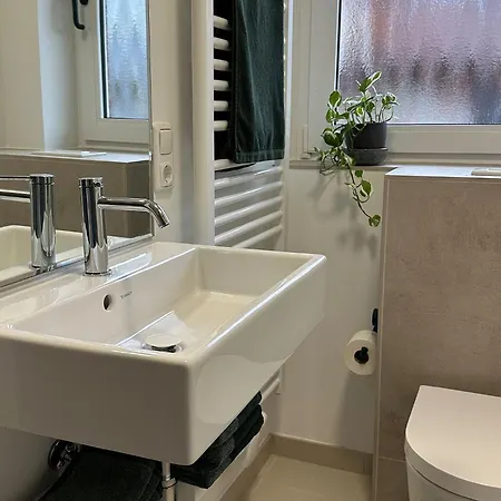 Trabbi-haus 하를레질